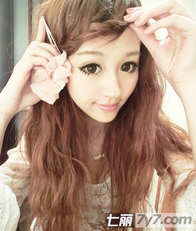 <em>圆脸</em>适合的<em>发型</em> <em>韩式</em>刘海编发DIY蛋卷头[15P]