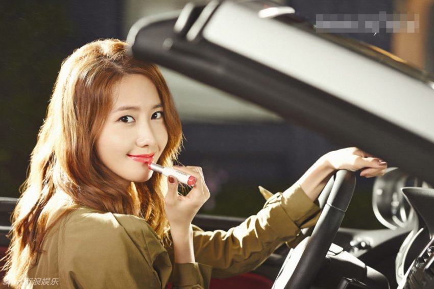 <em>少女</em>时代允儿上演美妆<em>大片</em> 艳丽红唇<em>性感</em>诱惑