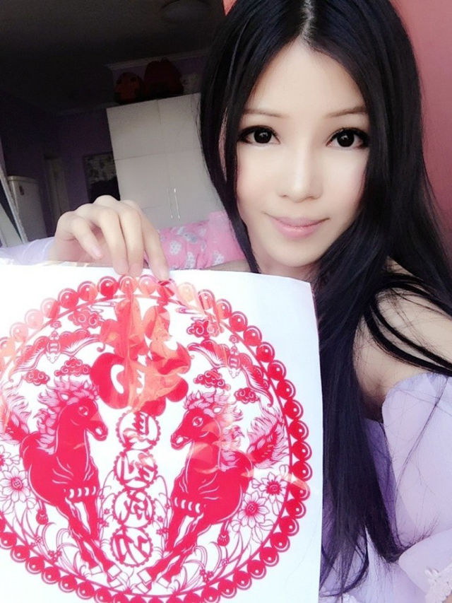 剪纸西施走红<em>网络</em> 定义宅男<em>女神</em>新标准:<em>性感</em>美