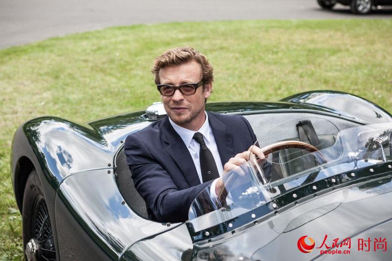 .���ٱ�ȫ�����Ŵ�ʹ����?���� (Simon Baker)��ʻһ���Ŷ����������е����������μ�2012���ٱ�����������������