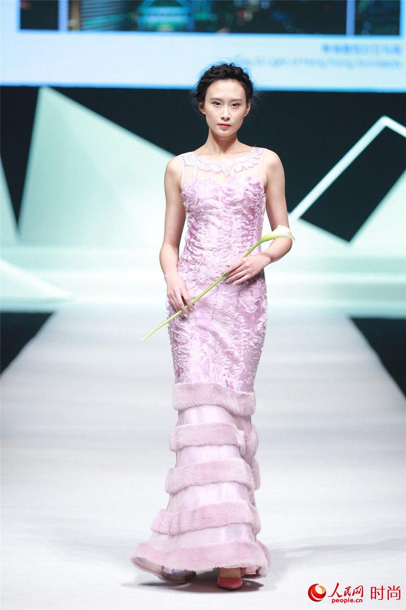 ���ʦLam-WoonHei-Sarah���й���ۣ�Ƥ����Ʒ