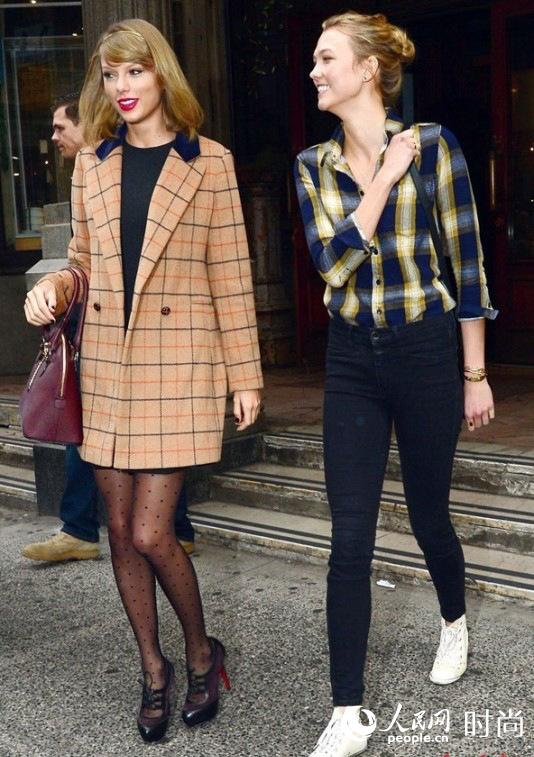 С���ùù���볬ģKarlie Kloss��Ҳ��Լ��ͬ��ѡ���˸��Ƶ�Ʒ���䣬һ��������԰һ������ʱ�֡�
