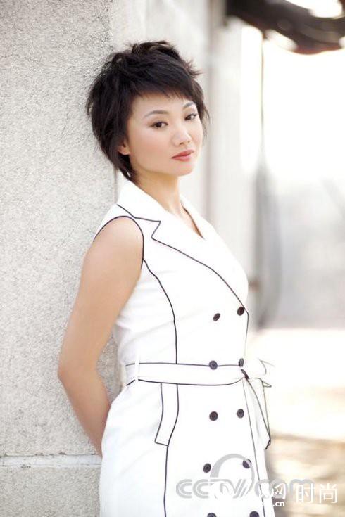 �����硣1997��׽����������̨������Ŀ����ʵϰ��1998��8�±�ҵ���䵽�������̨������Ŀ�����������Ų��������ڼ���¹��༭���ɷù������ɷñ����������������Ǿ㱭��������ȫ�����˻�����¡�������Ҫ�����������ŵĲ���������������2001���ȫ���ھŽ��˶����2002��ĸ�ɽ���˻ᶼ��ǰ���������ŵĲ������������μ���2006��Ķ�����˻��ǰ��������2008����ѡ���й����˱��������˹��Ҷӡ�����������������