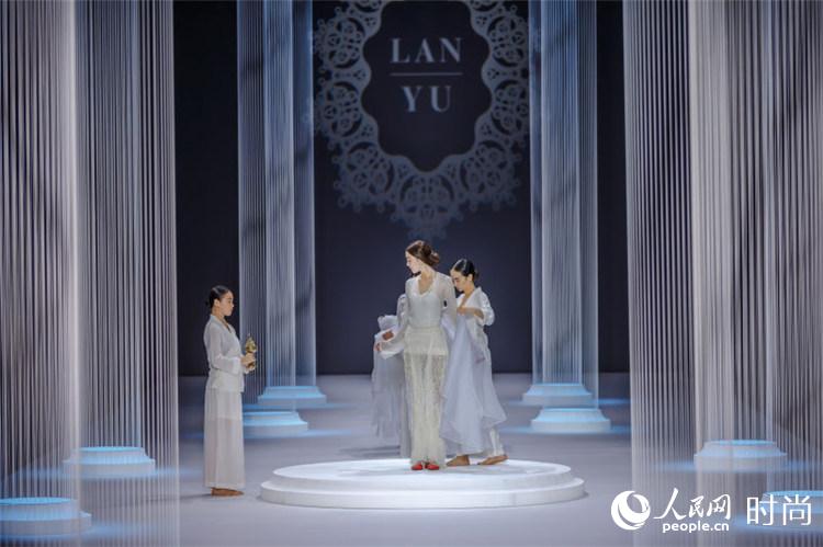LAN YU 2015�ﶬ��һ�ˡ��ٹˡ��߼�����ϵ�а����ʹ�������2��