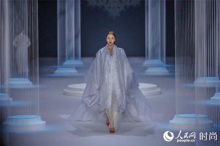 LAN YU 2015�ﶬ��һ�ˡ��ٹˡ��߼�����ϵ�а����ʹ�������3��