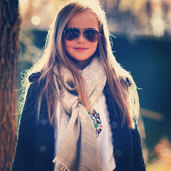俄罗斯9岁女模被赞世界第一美少女 金发碧眼