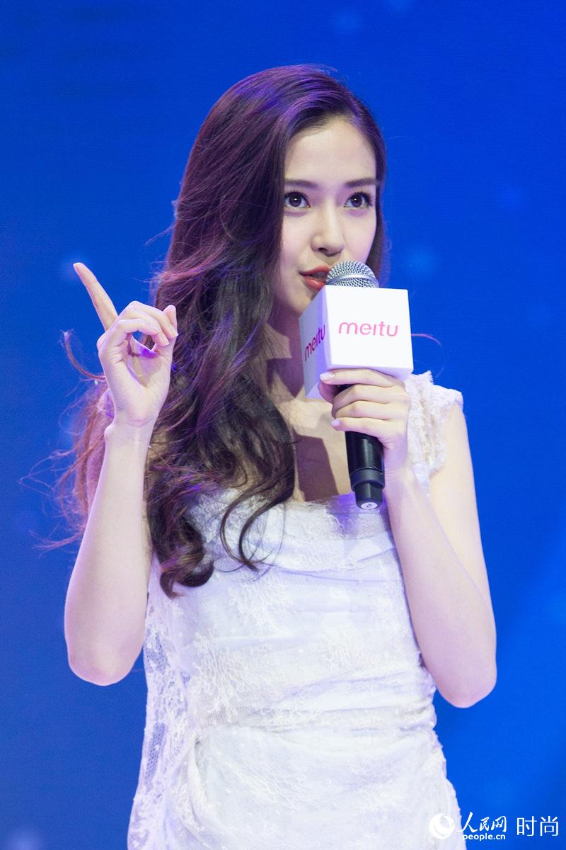 Angelababy˿ȹЦ żװʮӲҡ5