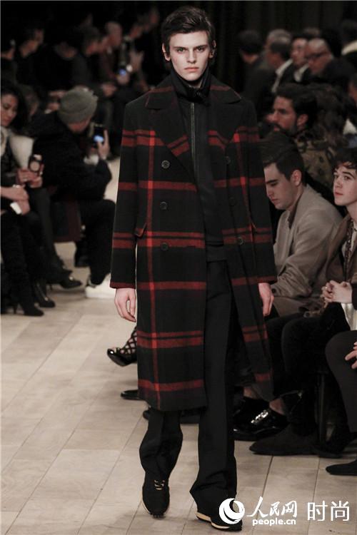 �d��Z�۴��ɸ��Q�𭺨q Burberry56�M�s��look�tö�B�ʭ^�ۭ��i46�j
