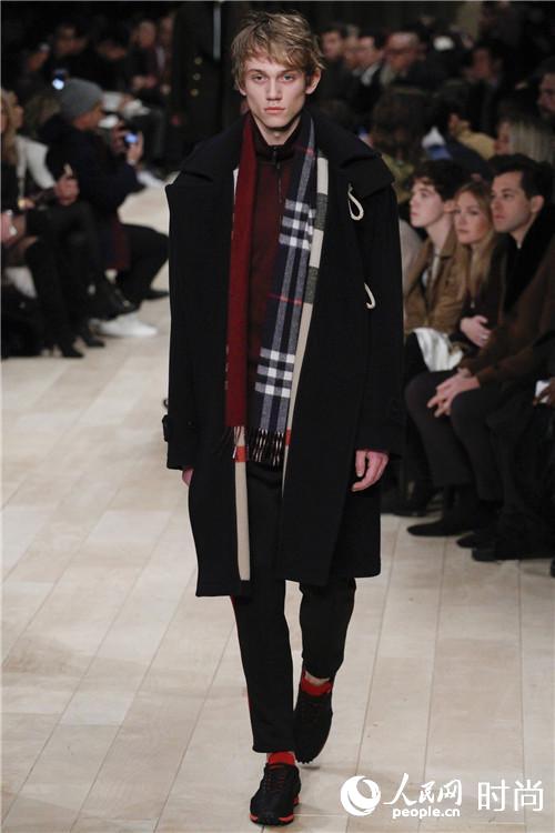 �d��Z�۴��ɸ��Q�𭺨q Burberry56�M�s��look�tö�B�ʭ^�ۭ��i24�j