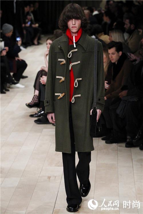 �d��Z�۴��ɸ��Q�𭺨q Burberry56�M�s��look�tö�B�ʭ^�ۭ��i22�j