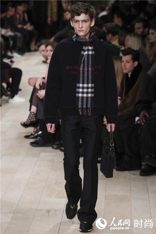 �d��Z�۴��ɸ��Q�𭺨q Burberry56�M�s��look�tö�B�ʭ^�ۭ��i27�j