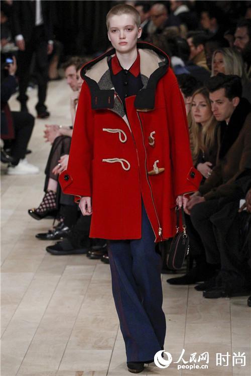 �d��Z�۴��ɸ��Q�𭺨q Burberry56�M�s��look�tö�B�ʭ^�ۭ��i31�j