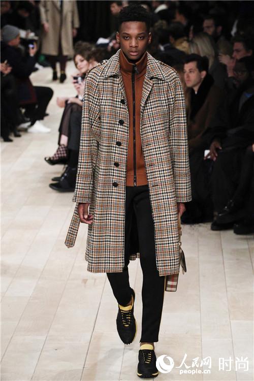 �d��Z�۴��ɸ��Q�𭺨q Burberry56�M�s��look�tö�B�ʭ^�ۭ��i36�j