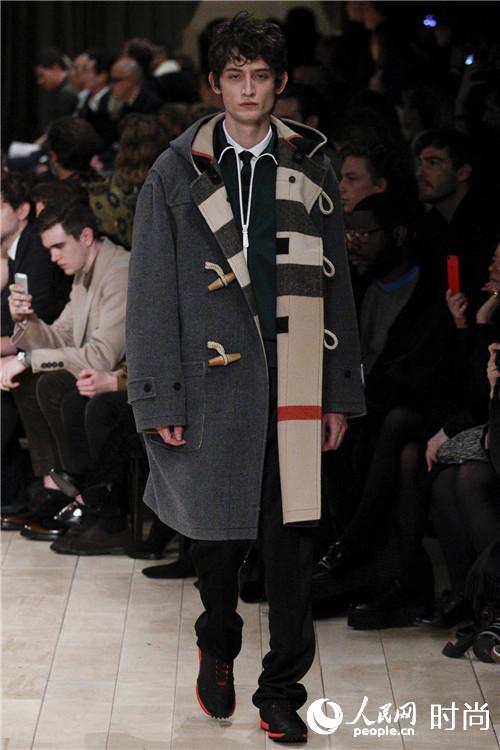 �d��Z�۴��ɸ��Q�𭺨q Burberry56�M�s��look�tö�B�ʭ^�ۭ��i18�j