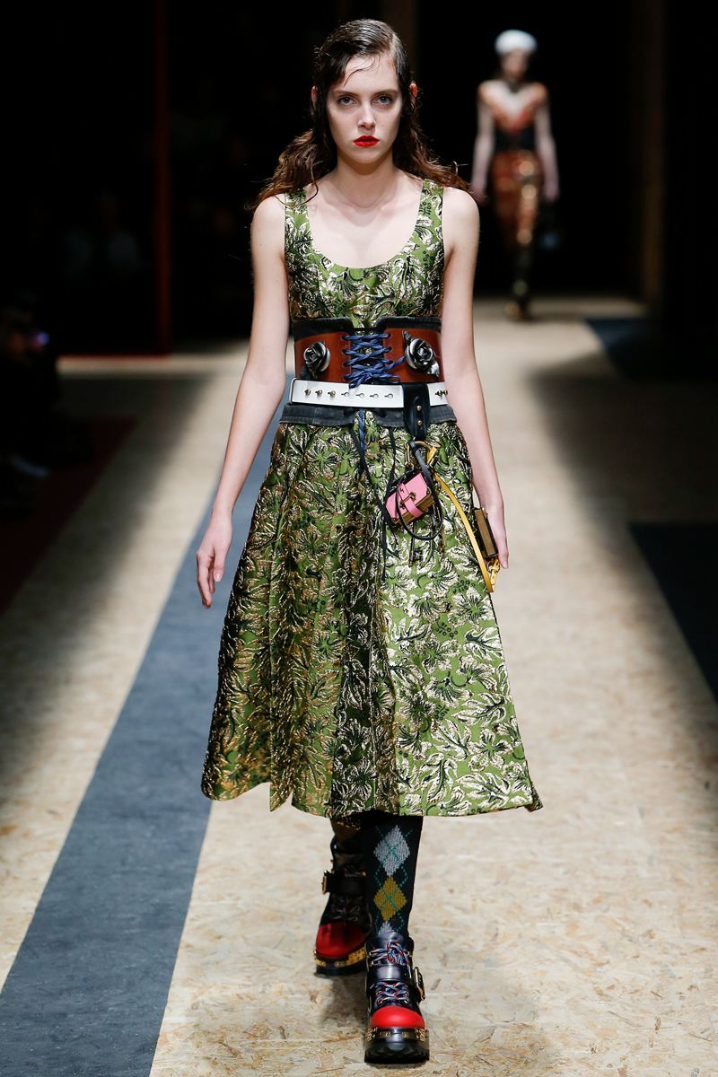 2016��V�����ɸ˩P Prada�k�˨t�C�o���i7�j