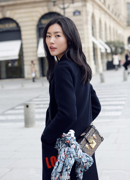 �B���{���ھ��ɸ˩P �}��Louis Vuitton�G�餧�ȡi3�j