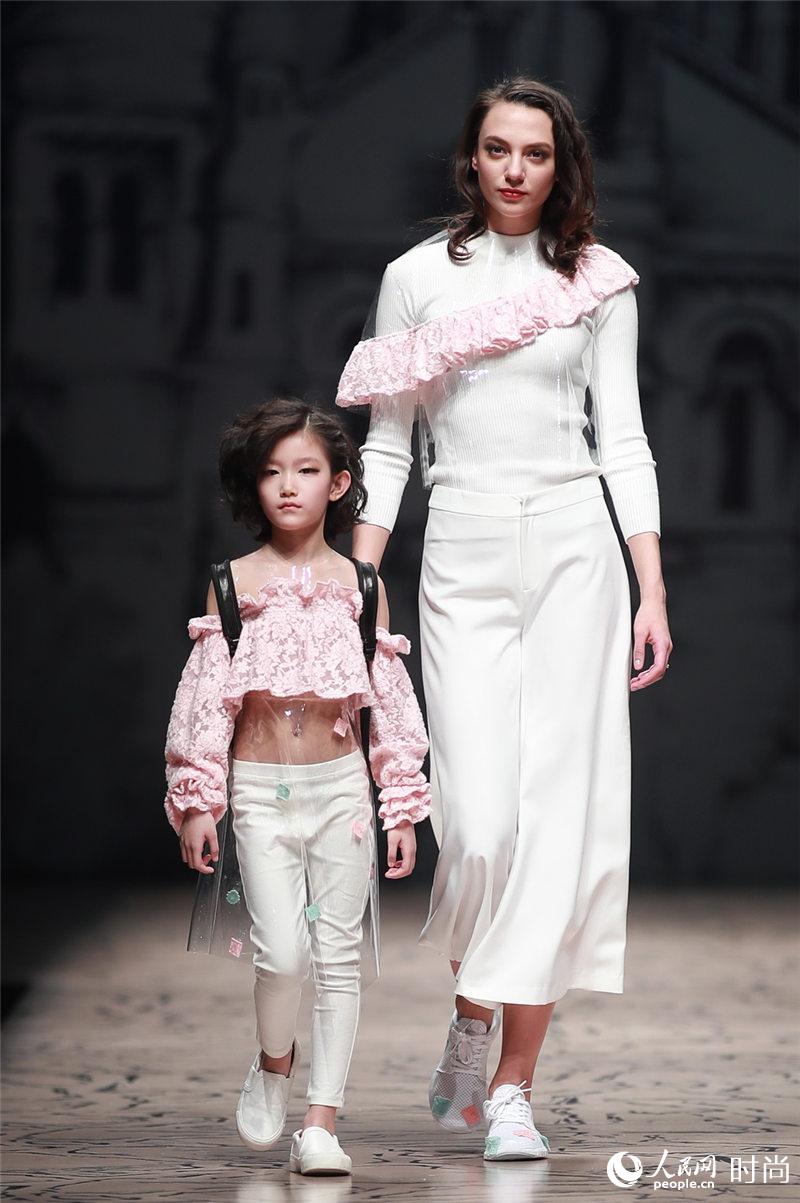 Vicky Zhang�G�^�k���~�\Ū�����i5�j