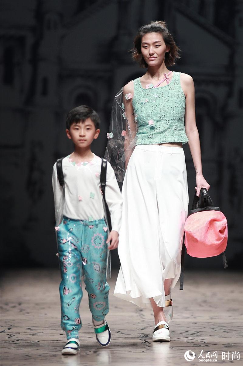 Vicky Zhang�G�^�k���~�\Ū�����i6�j