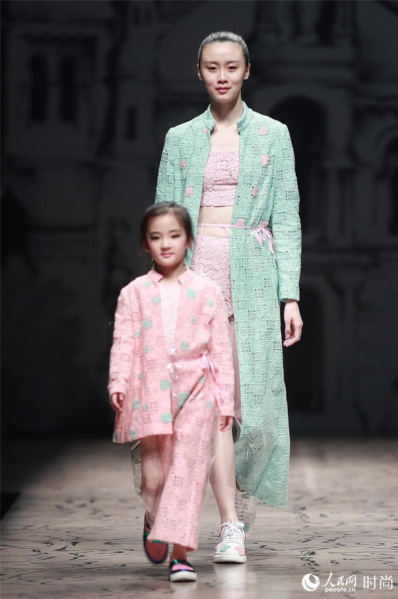 Vicky Zhang�G�^�k���~�\Ū�����i16�j