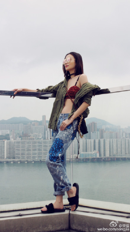 �p���ηL�ծͥX���� �p�S���өʷP���b�i4�j