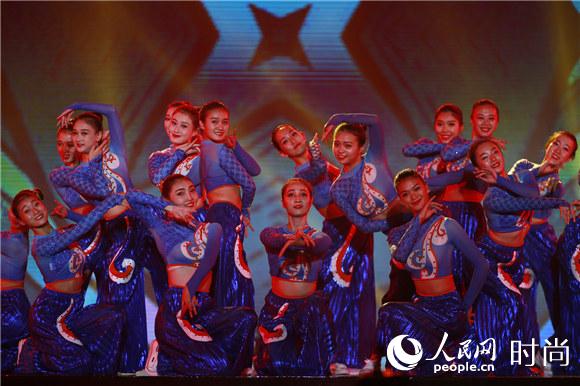 �ڴ��j������ɩ|���O 2016���꭫�y��ڮɸ˩P�꺡�����i45�j