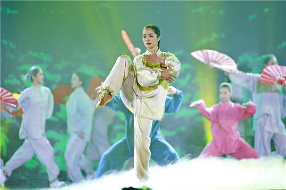 �ڴ��j������ɩ|���O 2016���꭫�y��ڮɸ˩P�꺡�����i3�j