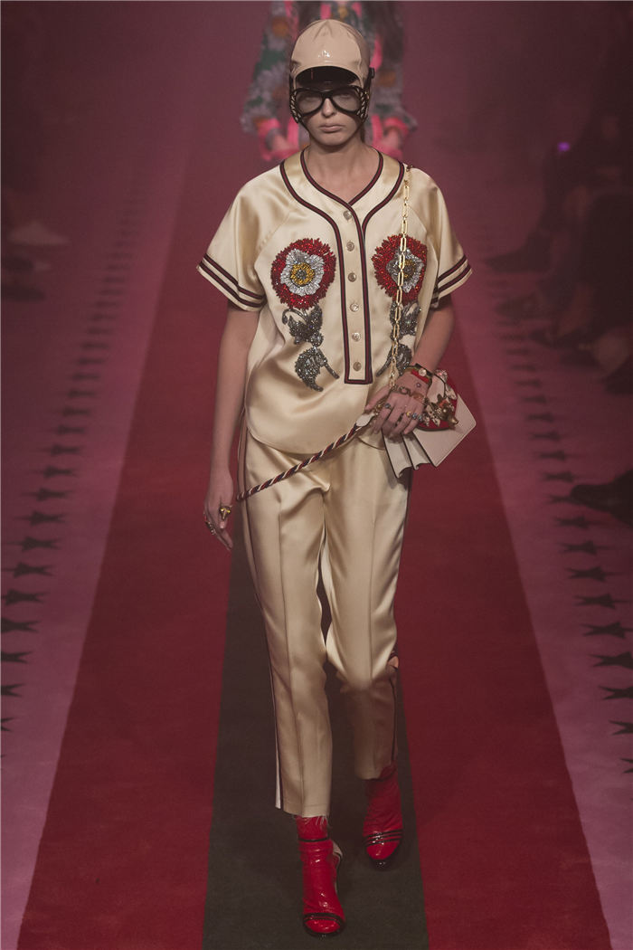 2017�K�L�����ɸ˩P GUCCI�ڤۤj�q�i45�j