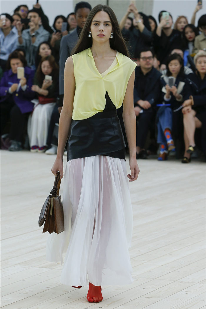 Celine 2017�K�L�t�C�ھ��ɸ˩P�o�� �ѦZ���ᰪ�իG�ۨq���i12�j