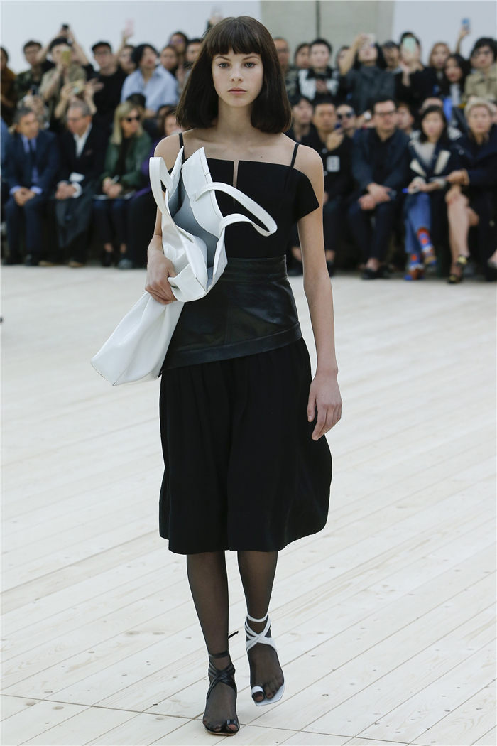 Celine 2017�K�L�t�C�ھ��ɸ˩P�o�� �ѦZ���ᰪ�իG�ۨq���i20�j