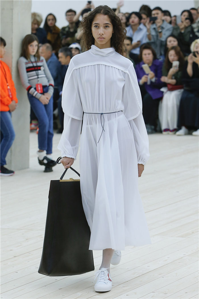 Celine 2017�K�L�t�C�ھ��ɸ˩P�o�� �ѦZ���ᰪ�իG�ۨq���i25�j