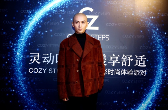 暖男陈晓助阵COZY STEPS 雪地靴时尚走秀 嗨