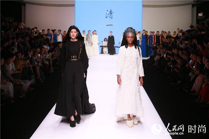 2016�H����ڮɩ|�P�G�ˤl�k���\�ɤ��̰��˱� �M�@�H����D�K���I�N�i45�j