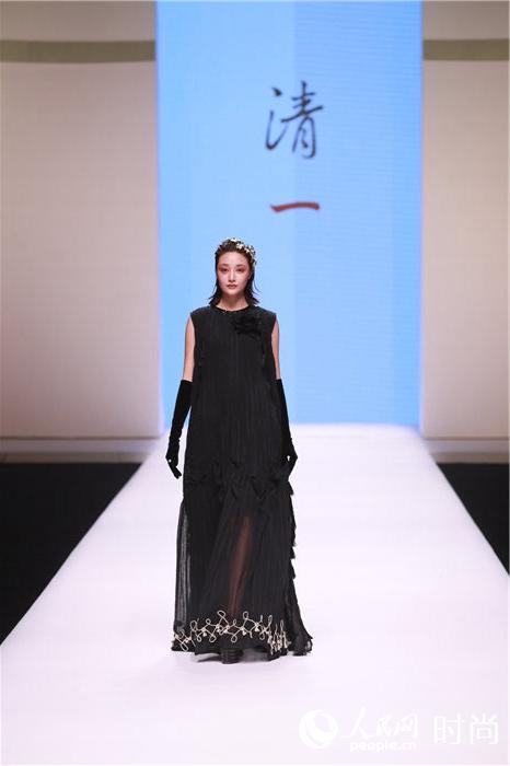 2016�H����ڮɩ|�P�G�ˤl�k���\�ɤ��̰��˱� �M�@�H����D�K���I�N�i40�j