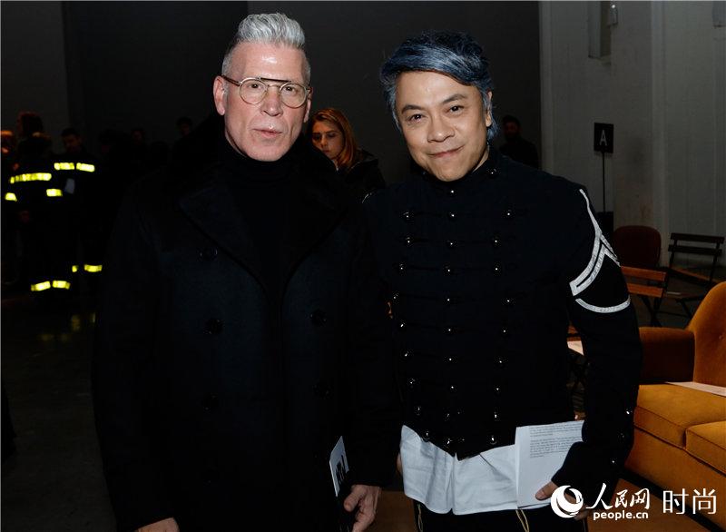 ���d�ûPNick Wooster�@�P�ݨq