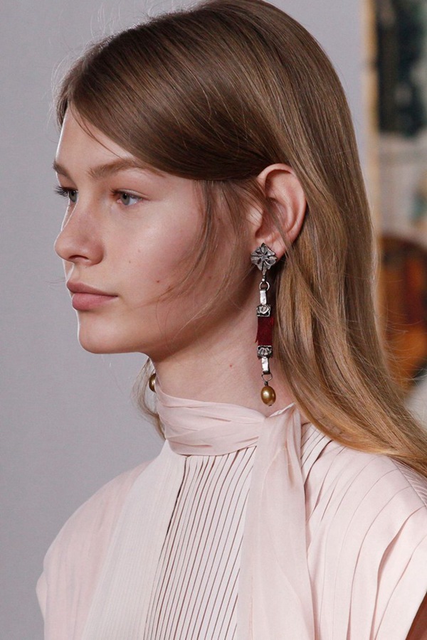 Valentino�ɩ|�ɪ���x�o���vGuido Palau��Valentino���y�F�X�n��P�����oŨ�����e�A����զZ���q�o�R��Baby hair����P�C