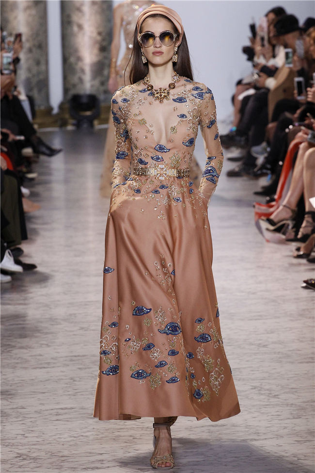 ����P�ĳ�(Elie Saab)2017�K�L�ھ����ũw��q�i3�j