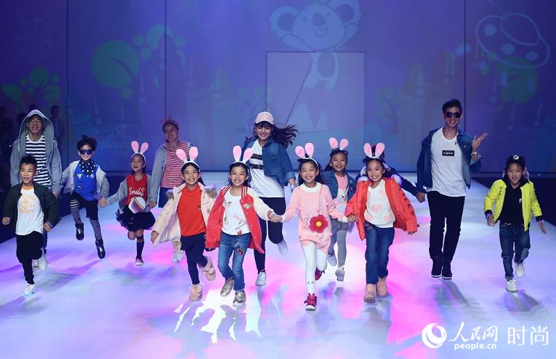 第26届中国真维斯杯休闲装设计大赛分区赛颁奖晚会举行