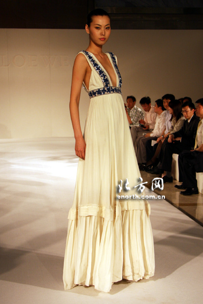 不一样的邂逅 LOEWE津门上演时装秀 - 『时尚