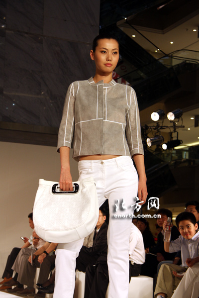 不一样的邂逅 LOEWE津门上演时装秀 - 『时尚